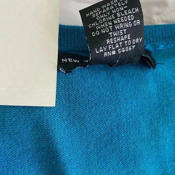 New York & Co. gorgeous teal sweater size M NWT - Picture 8 of 8